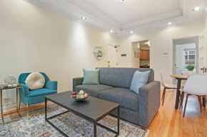 Alluring 2BR Apt in Old Irving Park w/ Laundry